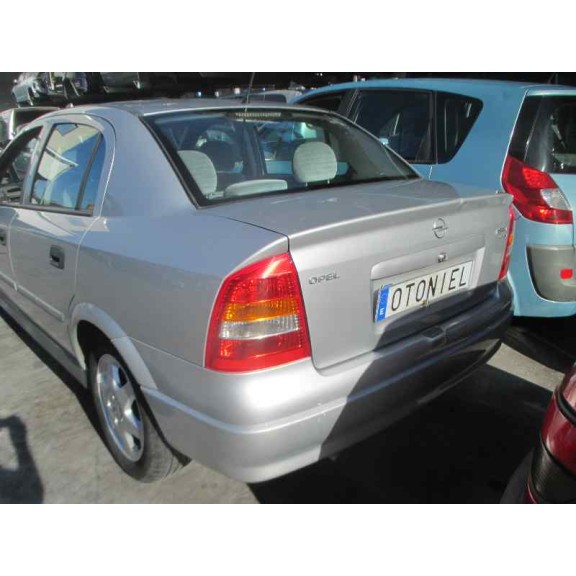 opel astra g berlina del año 2001