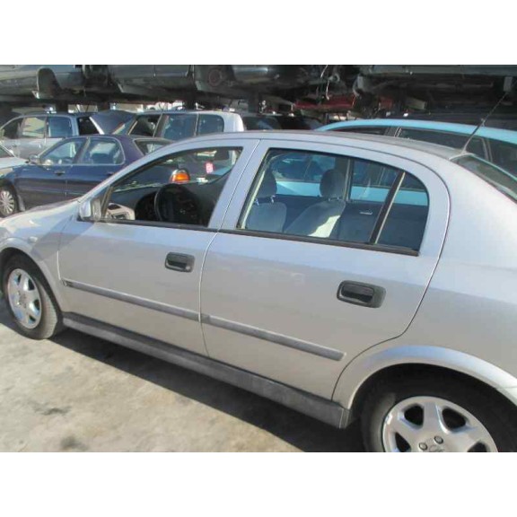 opel astra g berlina del año 2001