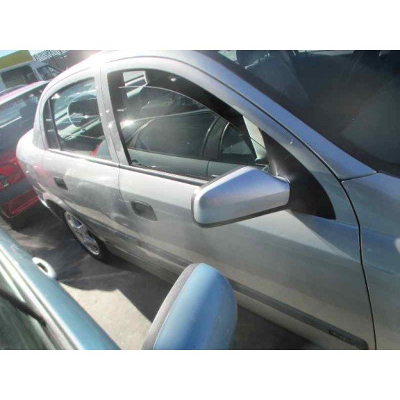 opel astra g berlina del año 2001