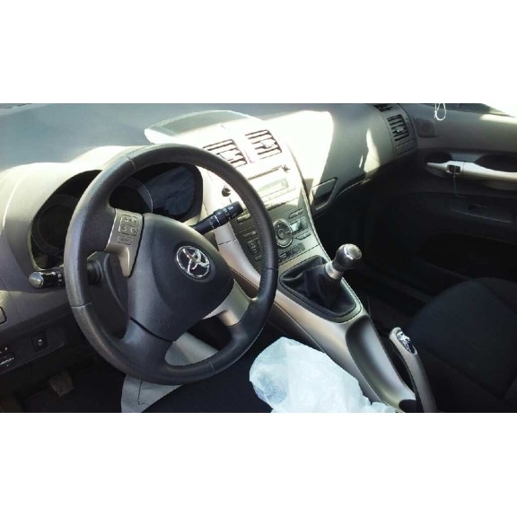 toyota auris del año 2009