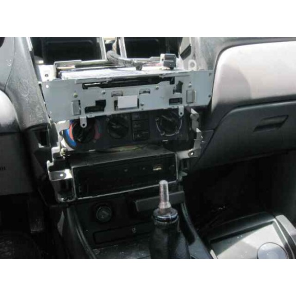 nissan almera (n16/e) del año 2003