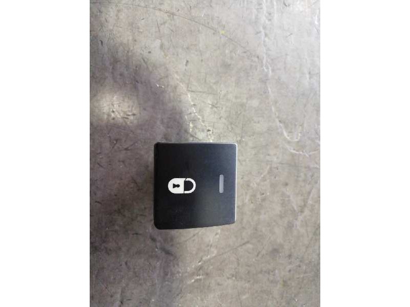 Recambio de interruptor para citroën berlingo station wagon attraction referencia OEM IAM  BOTON BLOQUEO 