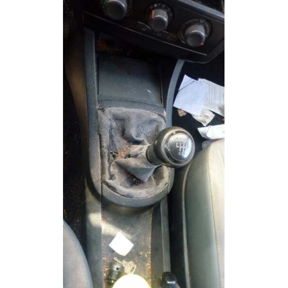 seat ibiza (6l1) del año 2004