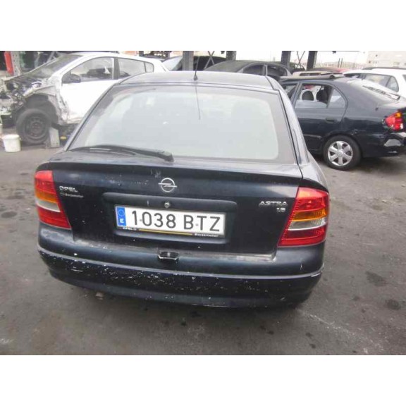 opel astra g berlina del año 2002