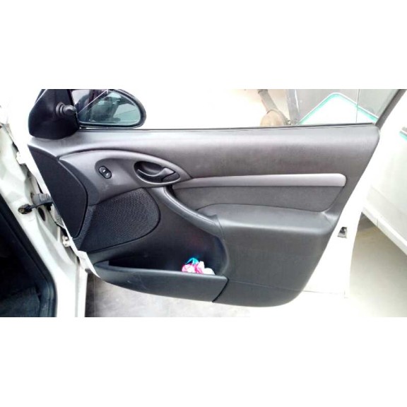 ford focus berlina (cak) del año 2002