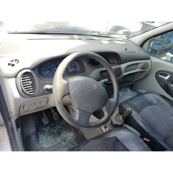 renault scenic (ja..) del año 2003