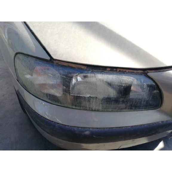 volvo s60 berlina del año 2001