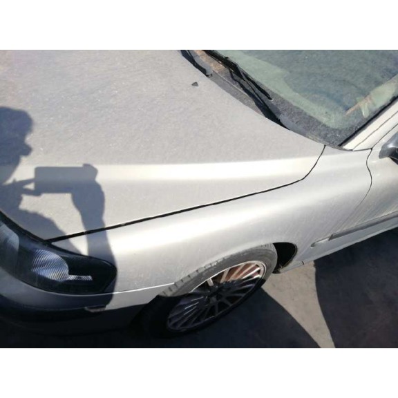 volvo s60 berlina del año 2001