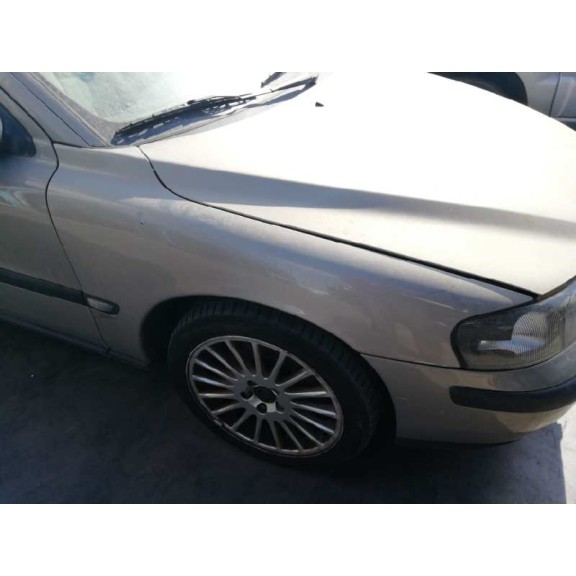 volvo s60 berlina del año 2001