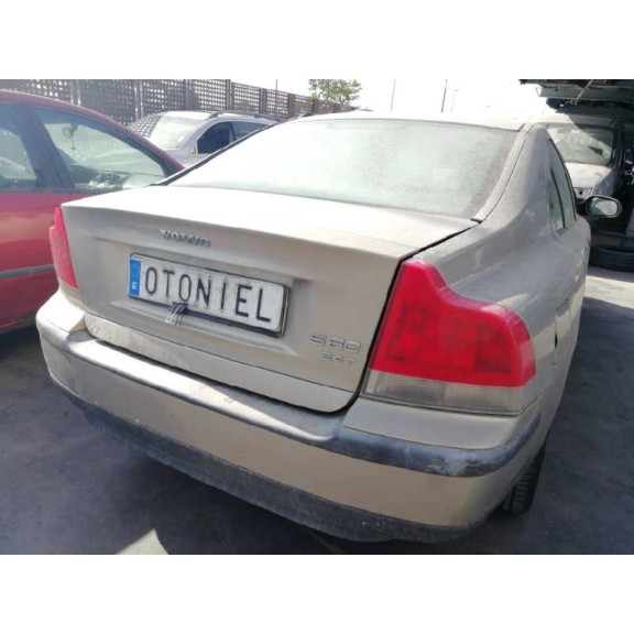 volvo s60 berlina del año 2001