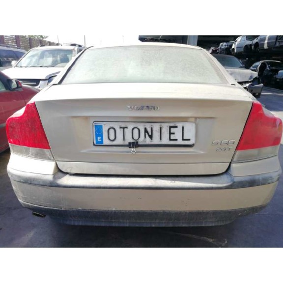 volvo s60 berlina del año 2001