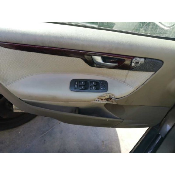 volvo s60 berlina del año 2001