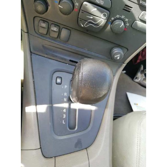 volvo s60 berlina del año 2001