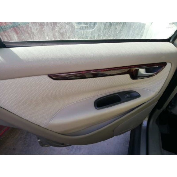 volvo s60 berlina del año 2001