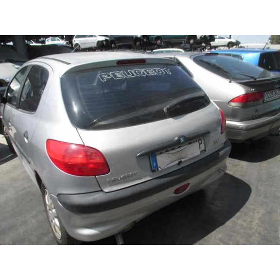 peugeot 206 berlina del año 2001