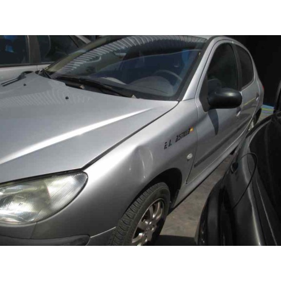 peugeot 206 berlina del año 2001