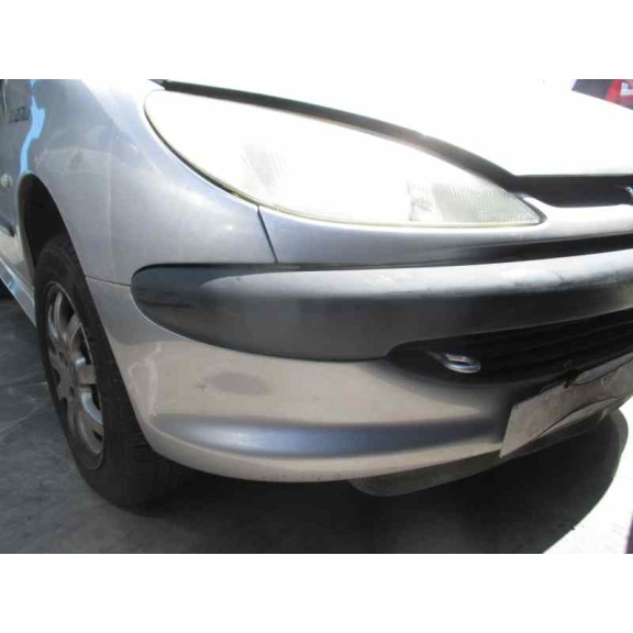 peugeot 206 berlina del año 2001