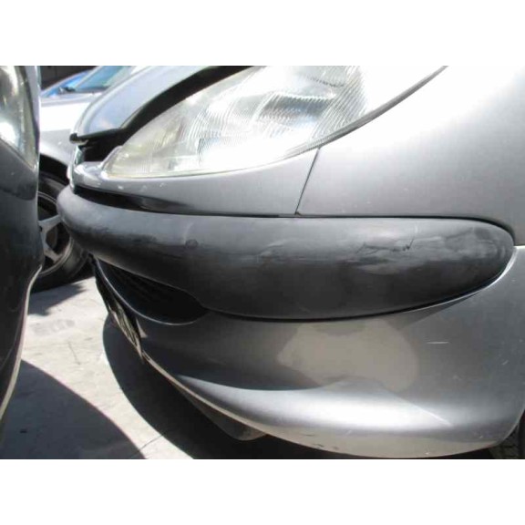 peugeot 206 berlina del año 2001