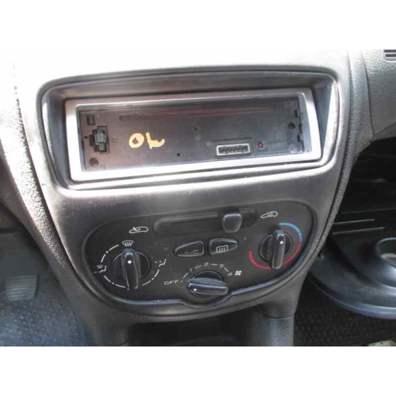 peugeot 206 berlina del año 2001