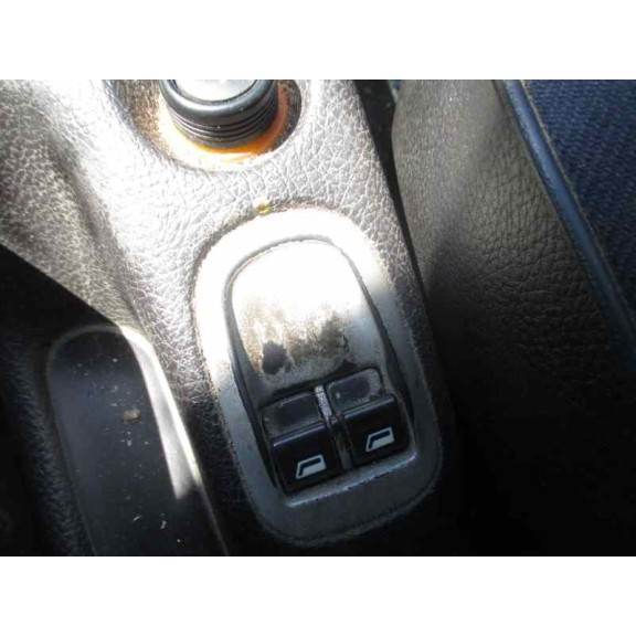 peugeot 206 berlina del año 2001