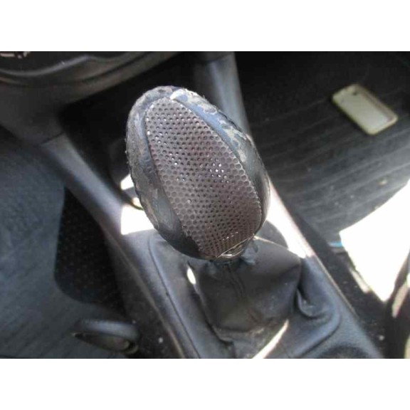 peugeot 206 berlina del año 2001