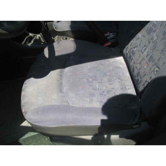 peugeot 206 berlina del año 2001