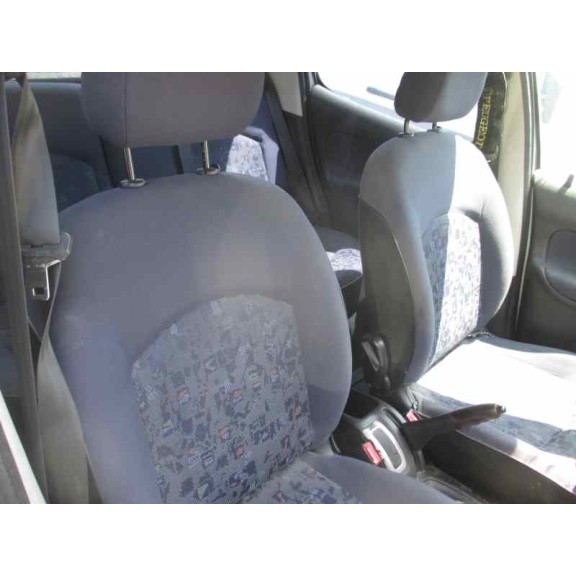 peugeot 206 berlina del año 2001