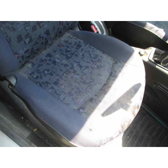 peugeot 206 berlina del año 2001