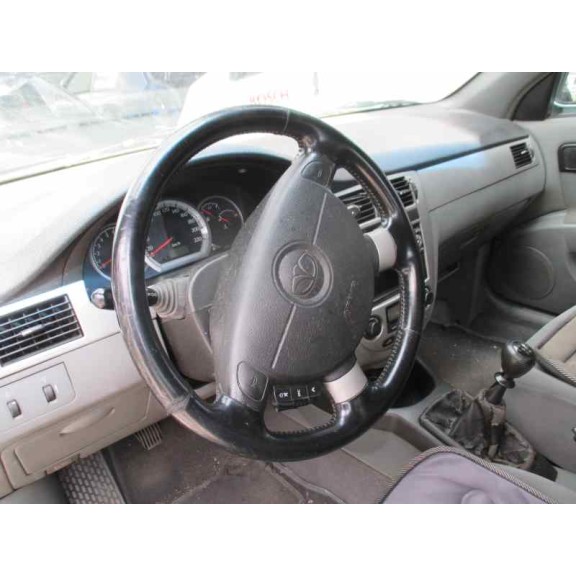 daewoo nubira berlina del año 2004