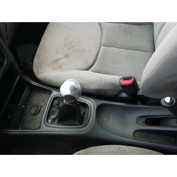 nissan almera (n16/e) del año 2001