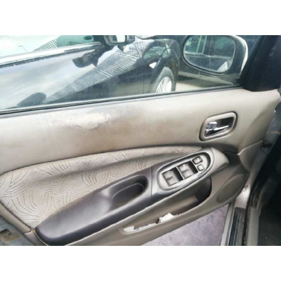 nissan almera (n16/e) del año 2001