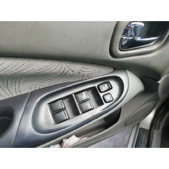 nissan almera (n16/e) del año 2001