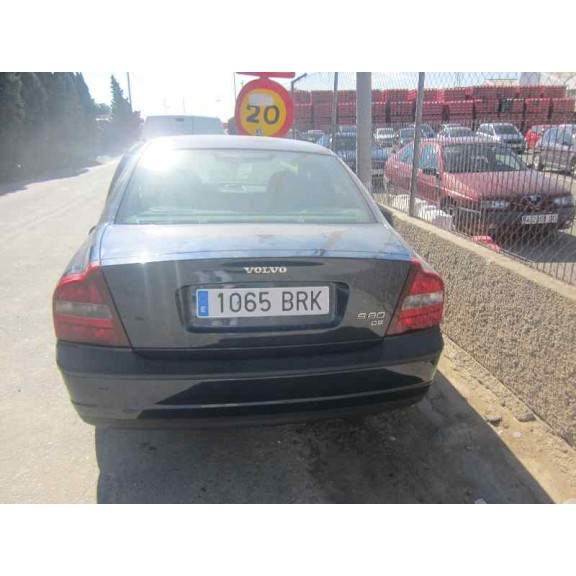 volvo s80 berlina del año 2001