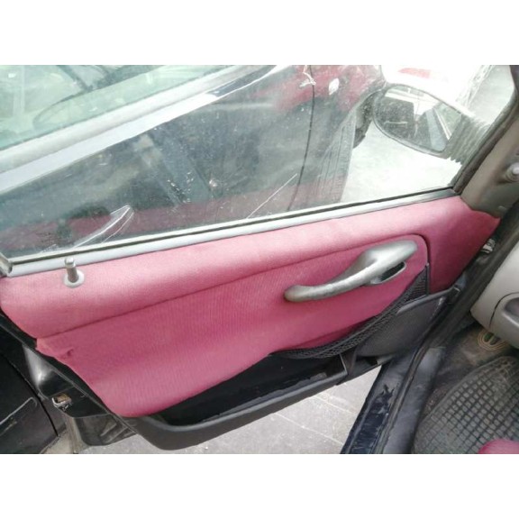 fiat punto berlina (188) del año 2000