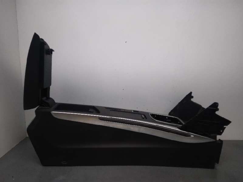 Recambio de apoyabrazos central para renault megane iv berlina 5p experience referencia OEM IAM P969109180R  