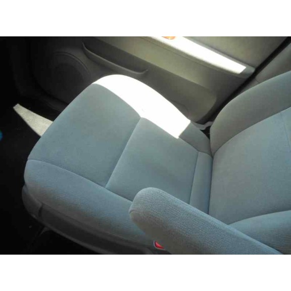 kia carnival ii del año 2004