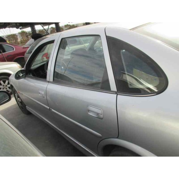 opel vectra b berlina del año 2001