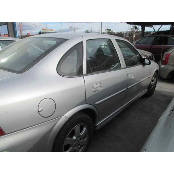 opel vectra b berlina del año 2001