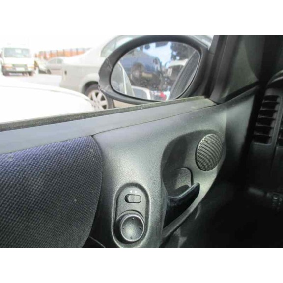 opel vectra b berlina del año 2001