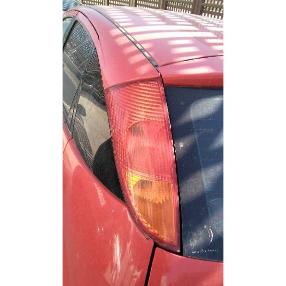 ford focus berlina (cak) del año 2004