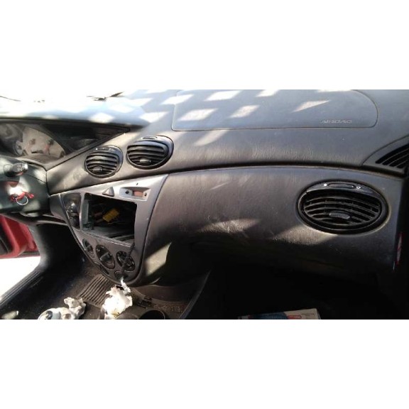 ford focus berlina (cak) del año 2004