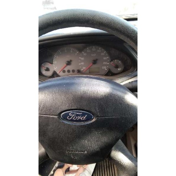 ford focus berlina (cak) del año 2004