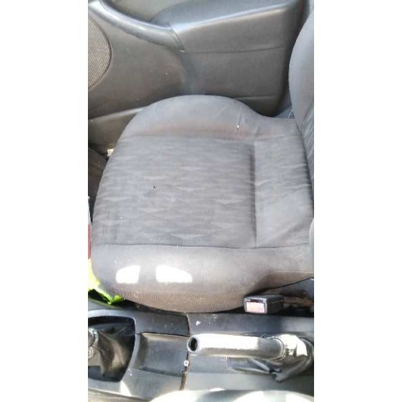 ford focus berlina (cak) del año 2004