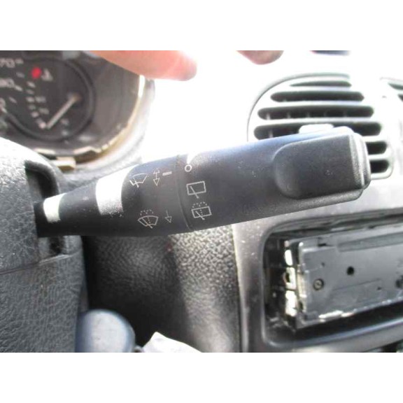 peugeot 206 berlina del año 2000