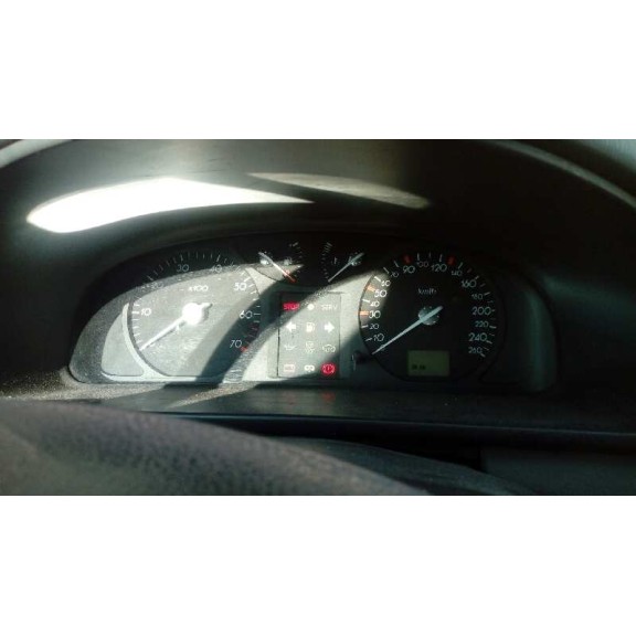 renault laguna ii (bg0) del año 2001