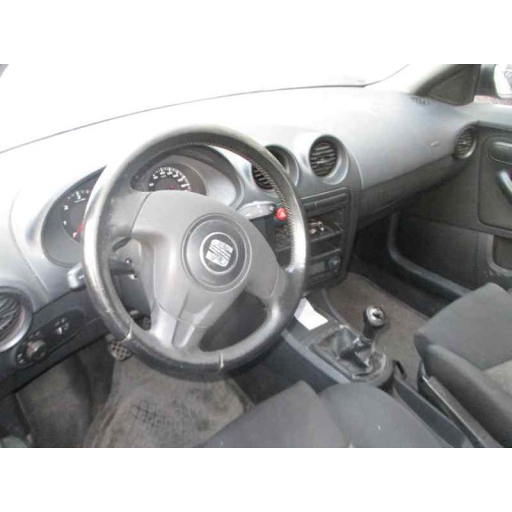 seat ibiza (6l1) del año 2003