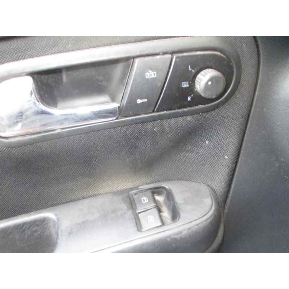 seat ibiza (6l1) del año 2003