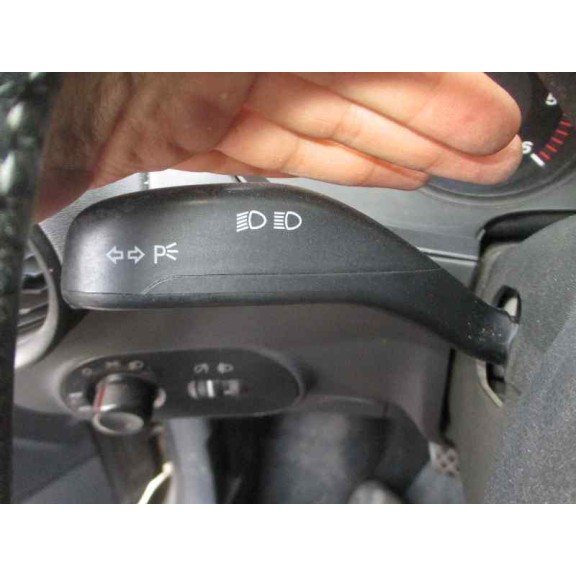 seat ibiza (6l1) del año 2003