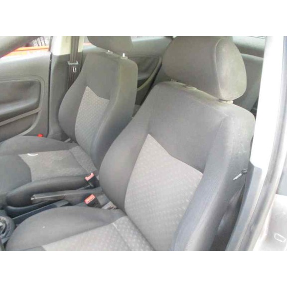 seat ibiza (6l1) del año 2003