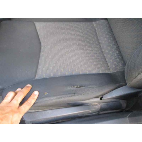 seat ibiza (6l1) del año 2003